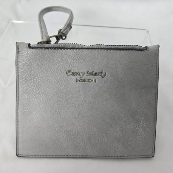 Darcy Marks London Wristlet Silver Gray Zipper Closure 6.5" x 5.25" EUC - Picture 1 of 12